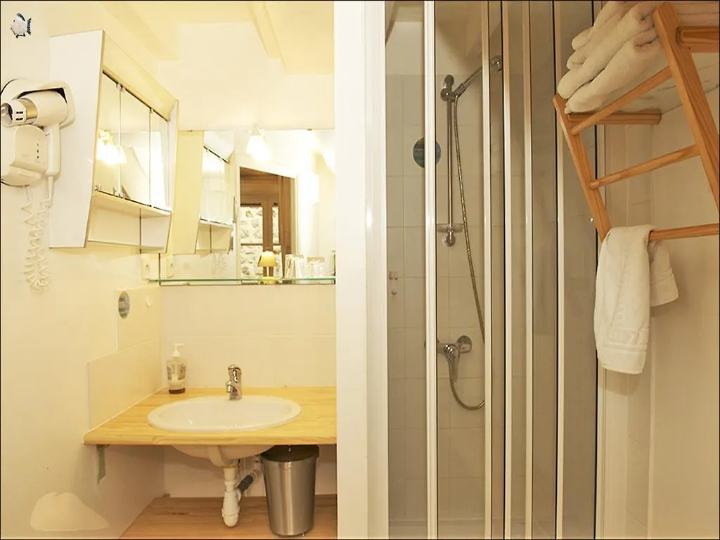 Chambre D'Hotes Tilours Billom Bed & Breakfast