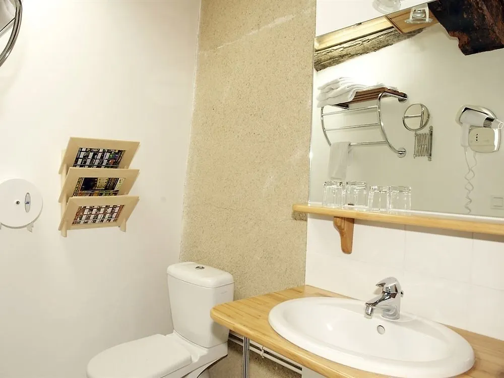Chambre D'Hotes Tilours Billom Bed & Breakfast