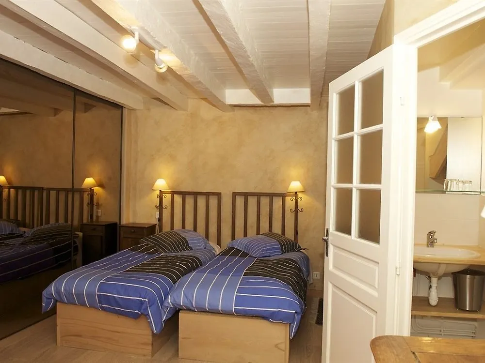 Chambre D'Hotes Tilours Billom Bed & Breakfast